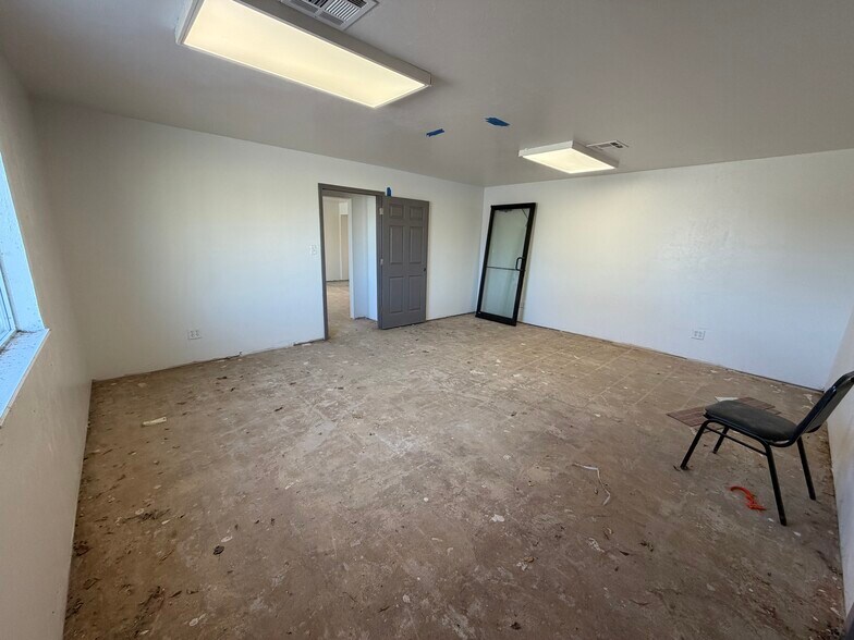 More Photos Of 819 SW 19th St, Oklahoma City General Retail For Lease