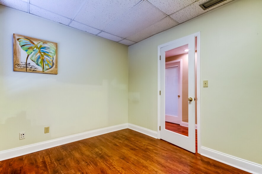 More Photos Of 6500-6514 Central Ave, Saint Petersburg Office For Sale