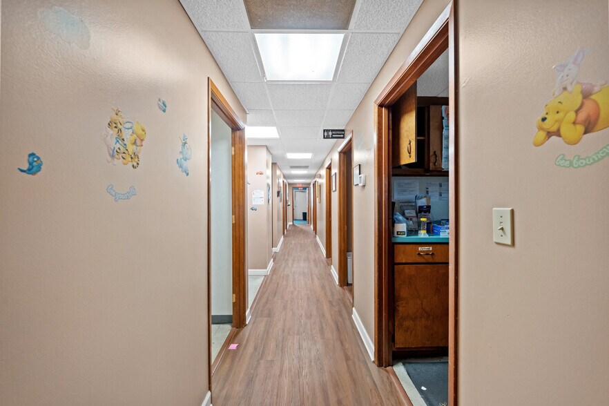 More Photos Of 106 W Myrtle Ave, Foley Office For Sale