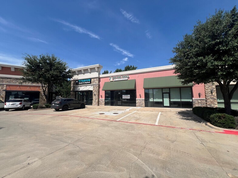 More Photos Of 2700 Western Center Blvd, Fort Worth General Retail For Lease