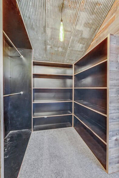 More Photos Of 3693-3705 W Grand Ave, Chicago Warehouse For Sale