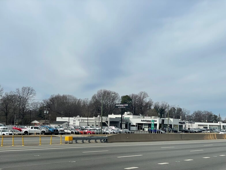 More Photos Of 4800 E Independence Blvd, Charlotte Auto Dealership For Lease