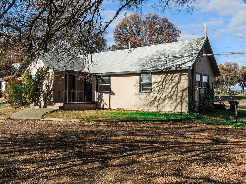 Primary Photo Of 1329 Todd Rd Ext, Lakeport Flex For Sale