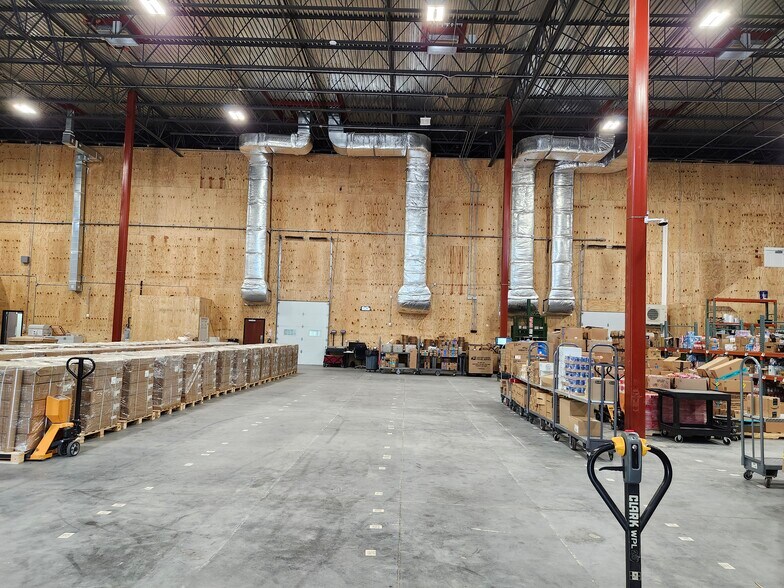 More Photos Of 528 Sunbury Rd, Midway Warehouse For Lease