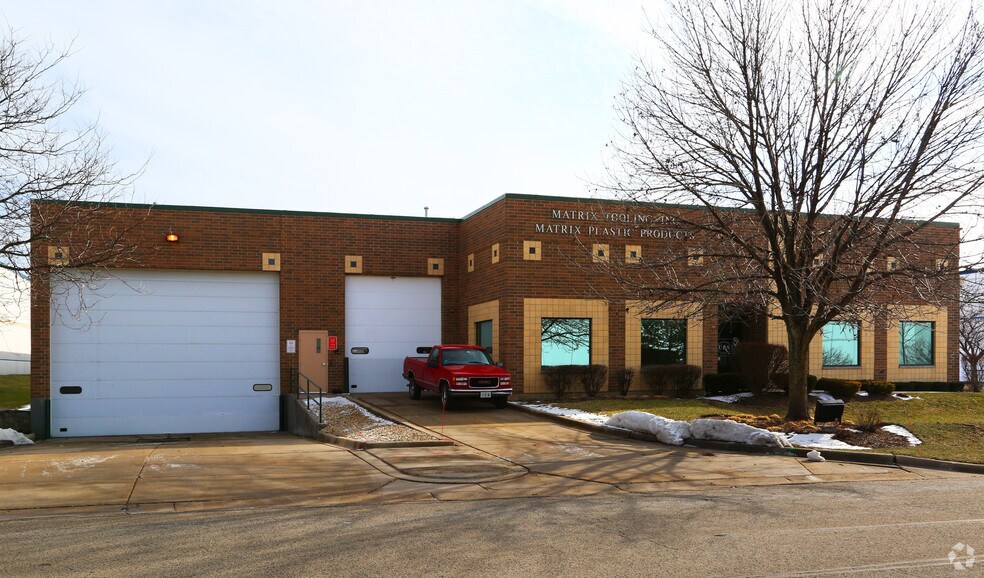 More Photos Of 949 Aec Dr, Wood Dale Warehouse For Sale