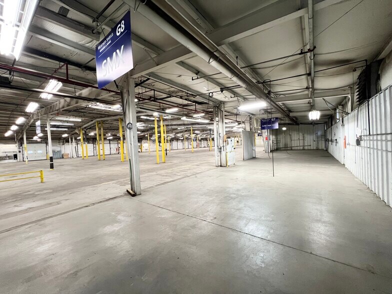 More Photos Of 675 E Allman St, Medford Warehouse For Lease