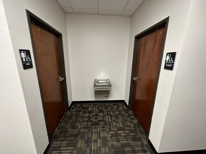 More Photos Of 3343 E Montclair St, Springfield Office For Lease