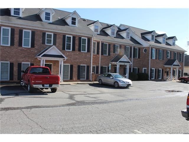 More Photos Of 825 Majestic Ct, Gastonia Medical For Lease