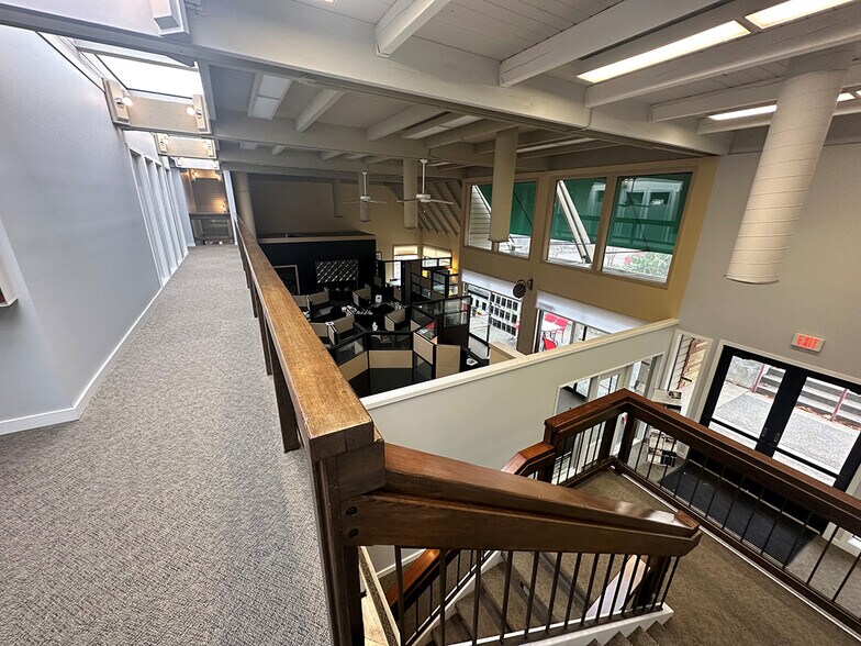 More Photos Of 31960 SW Charbonneau Dr, Wilsonville Office For Lease