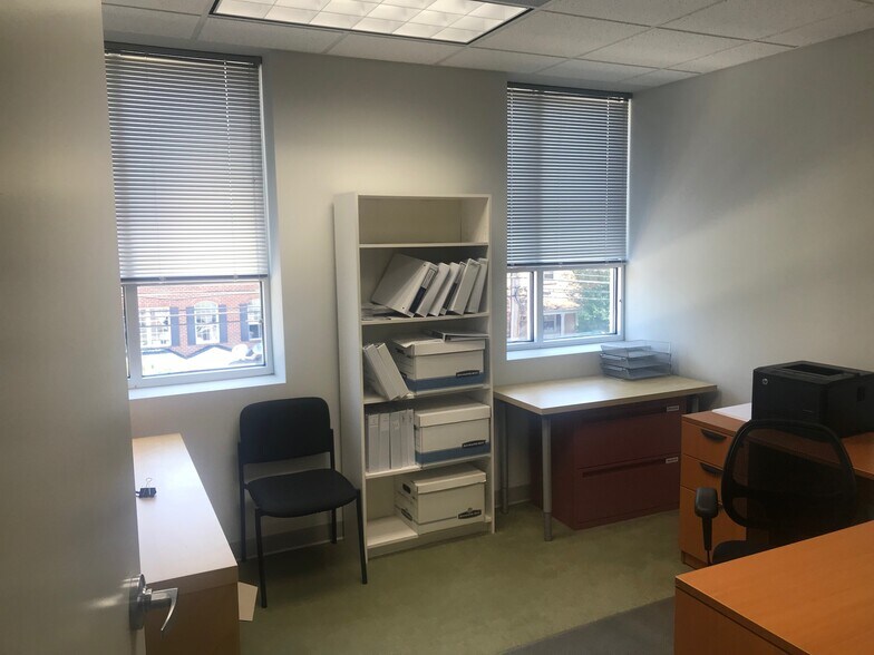 More Photos Of 804 Pershing Dr, Silver Spring Medical For Sale