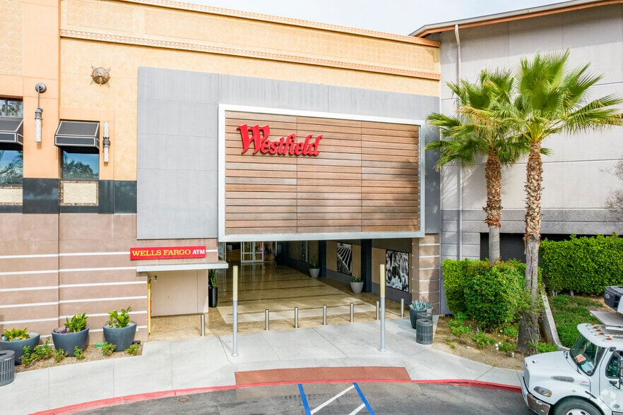 More Photos Of 200-272 E Via Rancho Pky, Escondido General Retail For Sale
