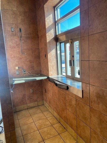 More Photos Of 3456 NE Circle Dr, Rochester Unknown For Lease