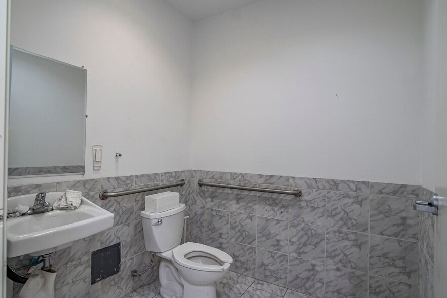 More Photos Of 580 N Atlantic Blvd, Monterey Park Apartments For Lease