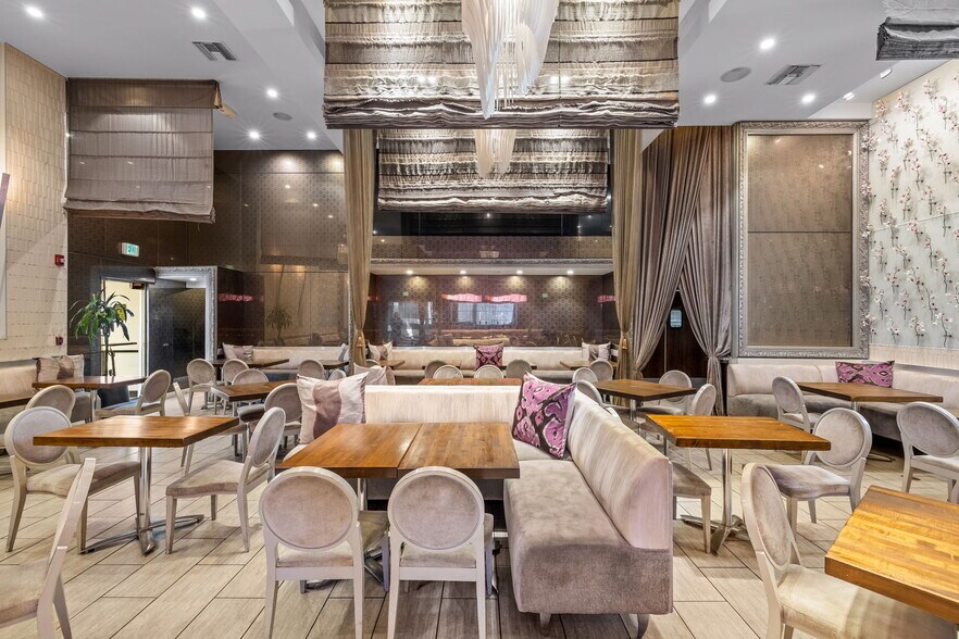 More Photos Of 861 N La Cienega Blvd, Los Angeles Restaurant For Lease