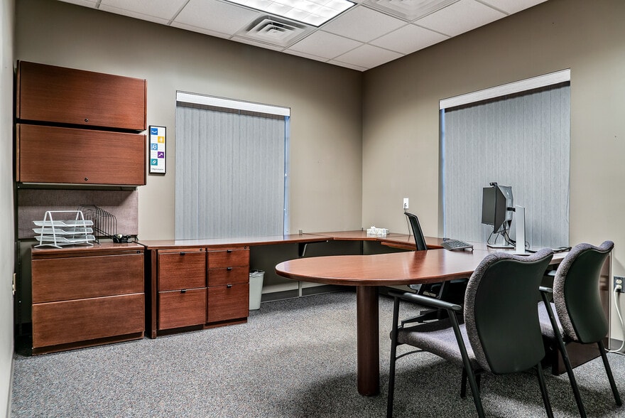 More Photos Of 4086 Legacy Pky, Lansing Office For Sale