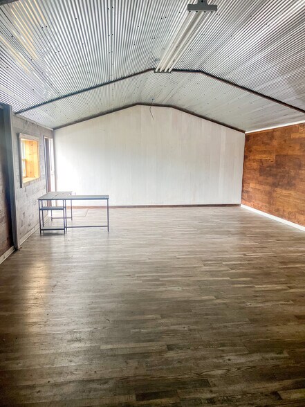 More Photos Of 520 N Vine St, North Little Rock Warehouse For Sale