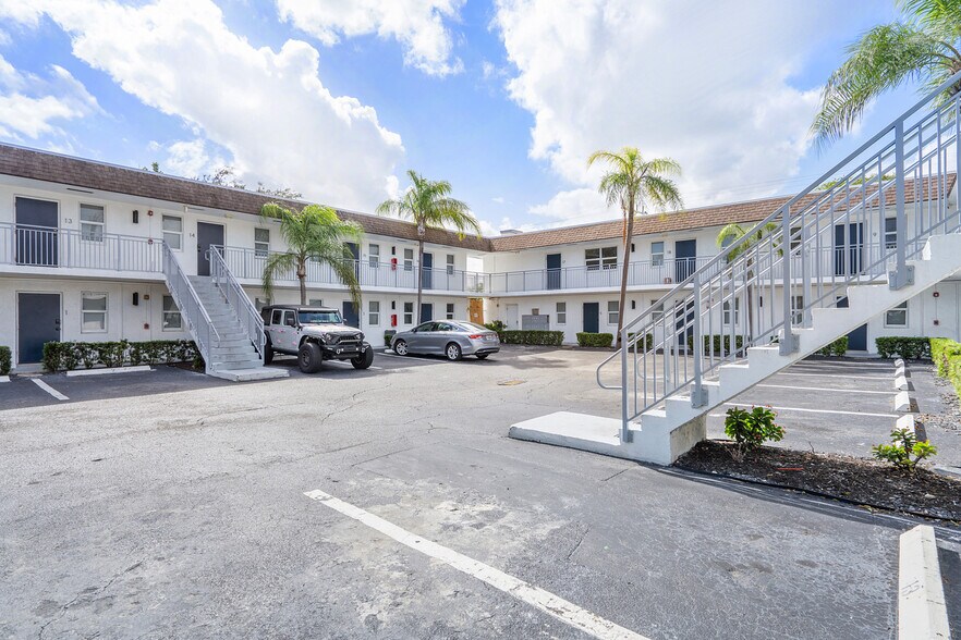 More Photos Of 50 SE 12th St, Fort Lauderdale Apartments For Sale