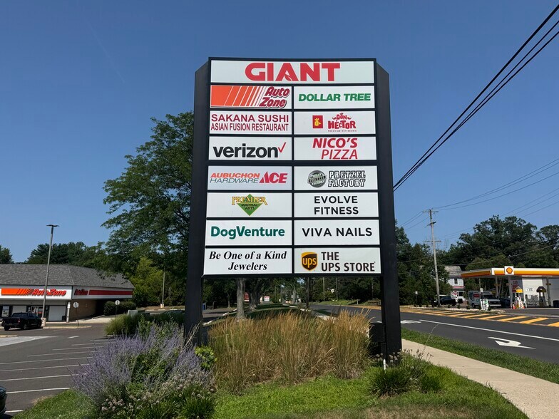 More Photos Of 426 Town Ctr, New Britain Unknown For Lease