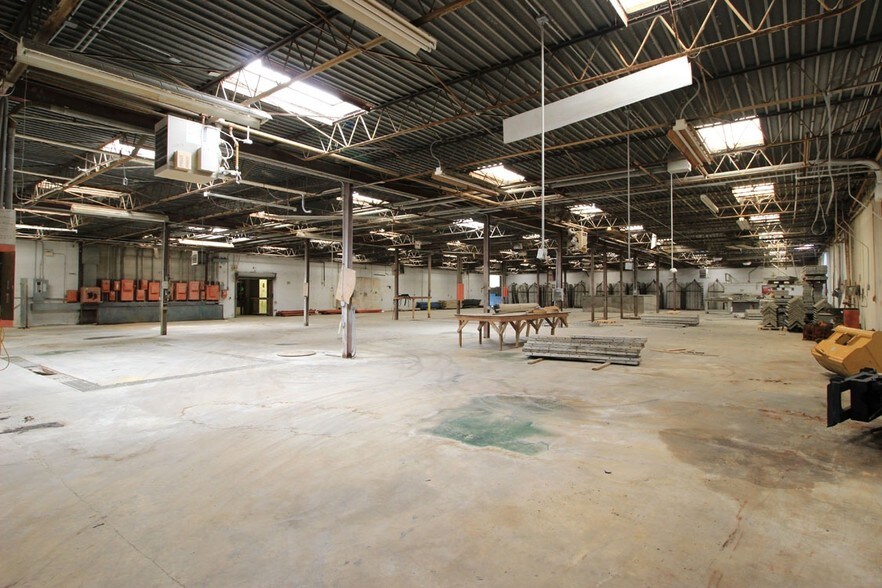 More Photos Of 66 W Colorado Ave, Memphis Warehouse For Lease