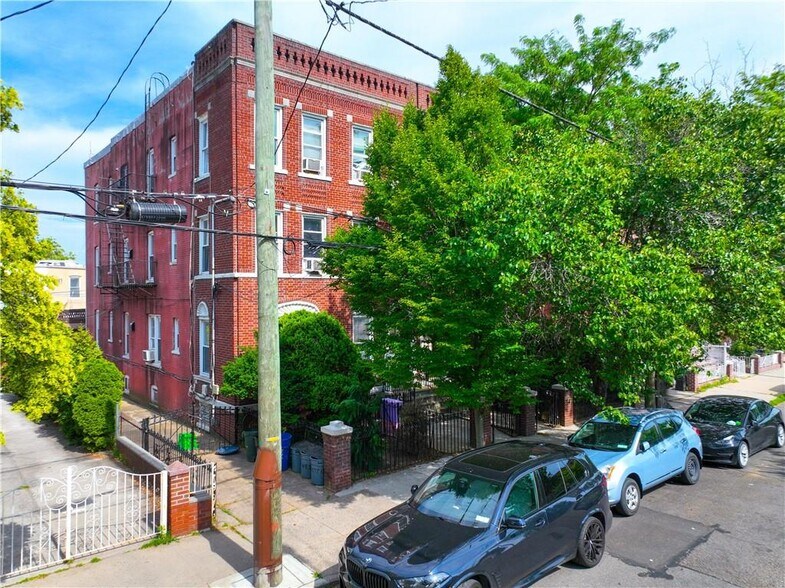 More Photos Of 1871 W 13th St, Brooklyn Apartments For Sale