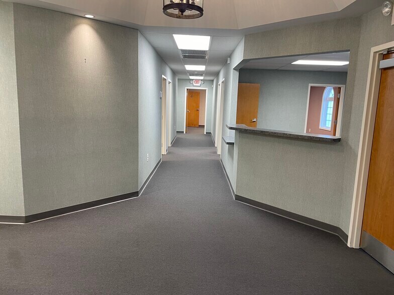 More Photos Of 2141 Eastview Pky, Conyers Office For Sale