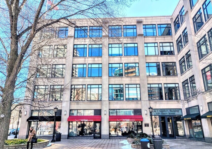 More Photos Of 630 Davis St, Evanston Office For Lease