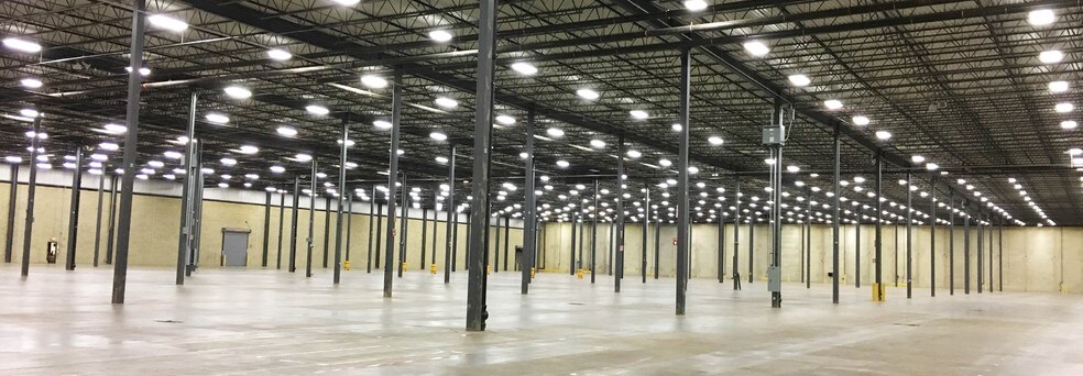 More Photos Of 601 Kingsland Dr, Batavia Warehouse For Lease