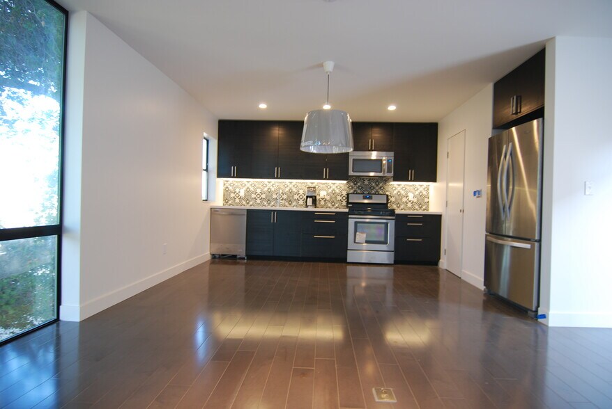 More Photos Of 385 Juniper Ave, Carlsbad Apartments For Sale