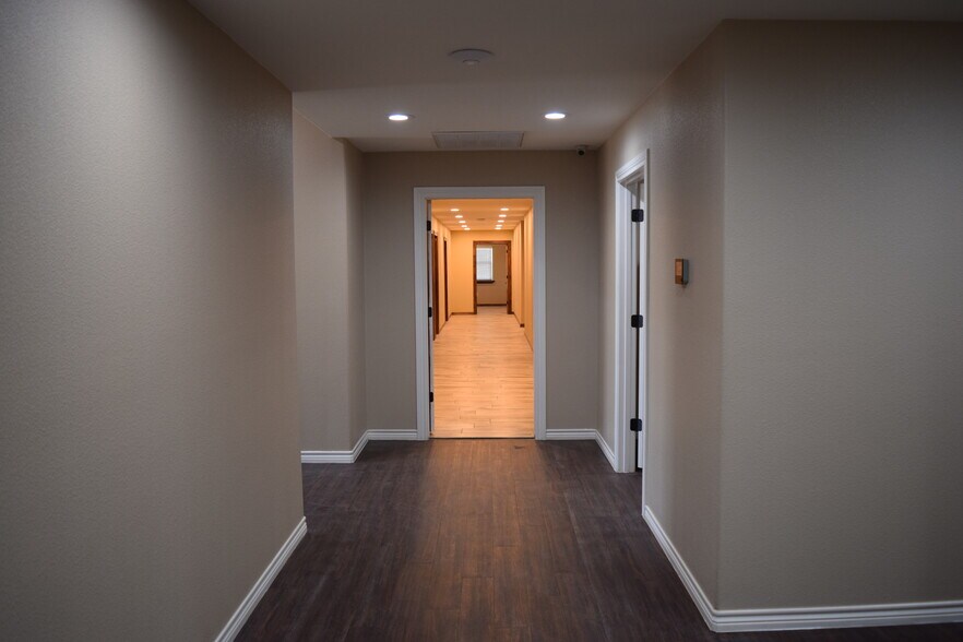 More Photos Of 9701 FM 307, Midland Flex For Lease