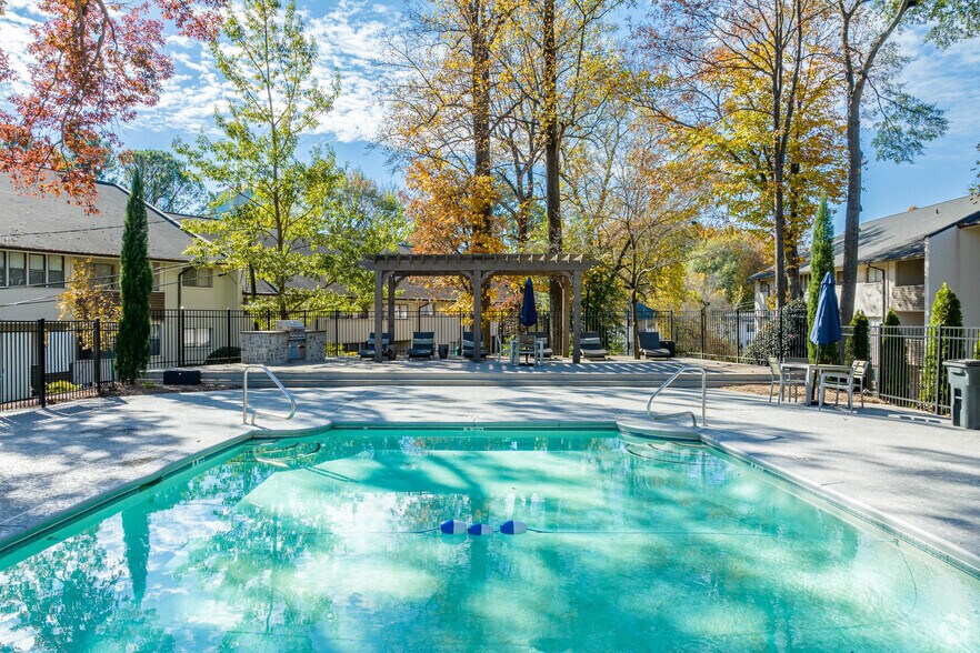 More Photos Of 55 Pharr Rd NW, Atlanta Apartments For Sale