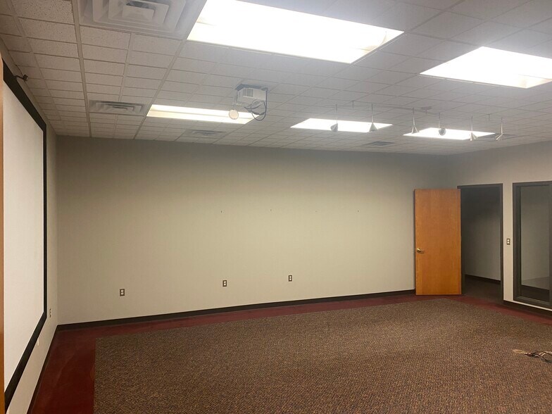 More Photos Of 3909 Research Park Dr, Ann Arbor Office For Lease