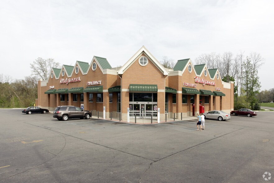 Primary Photo Of 2643 Kalamazoo Ave, Grand Rapids Drugstore For Sale