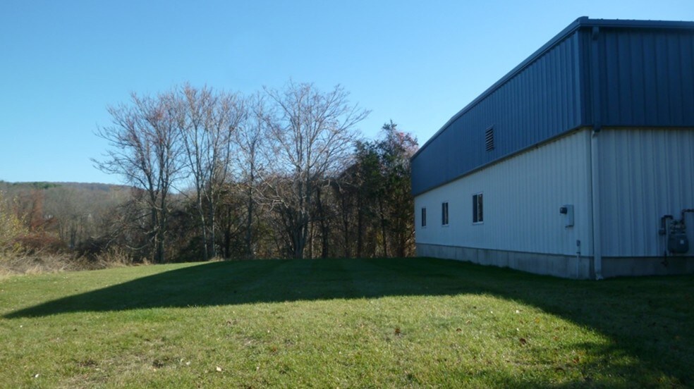 More Photos Of 193 Pickett District Rd, New Milford Manufacturing For Lease
