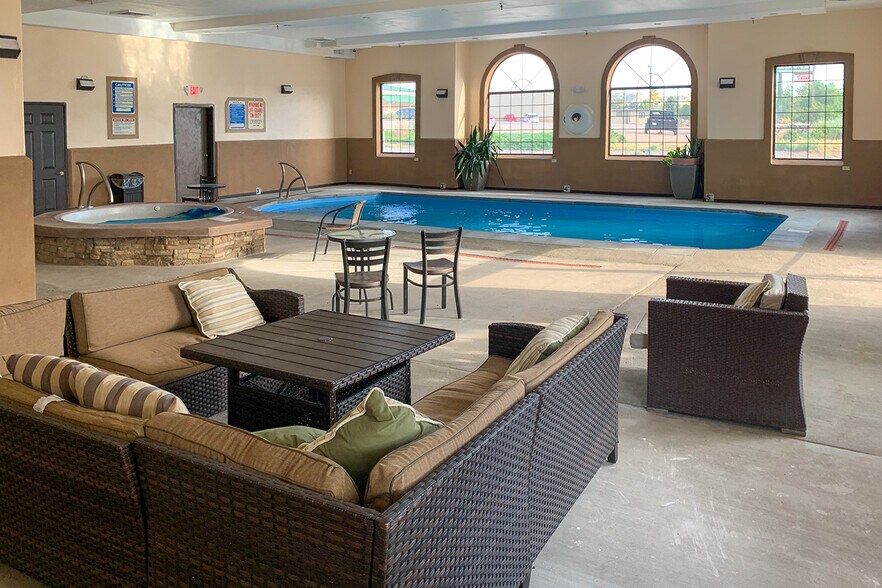 More Photos Of 166 US Highway 20 S, Thermopolis Hotel For Sale