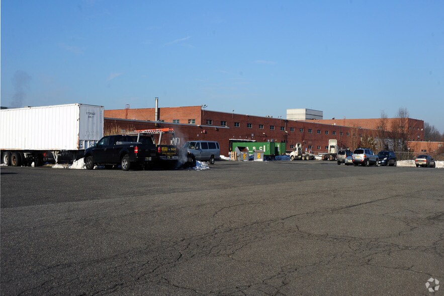 More Photos Of 4000 Bordentown Ave, Sayreville Manufacturing For Lease