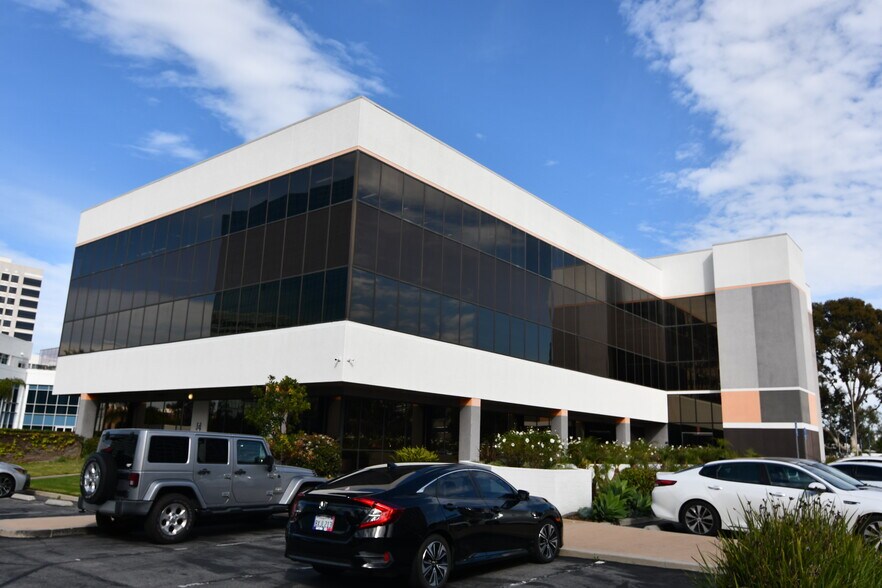 More Photos Of 201 Continental Blvd, El Segundo Office For Lease