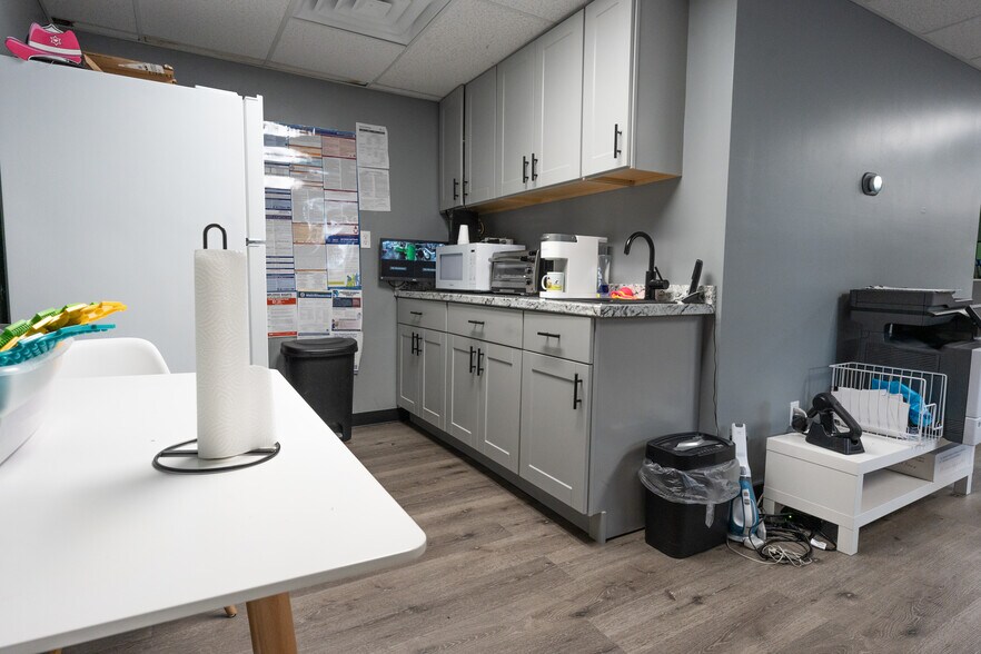 More Photos Of 160 Commack Rd, Commack Medical For Lease