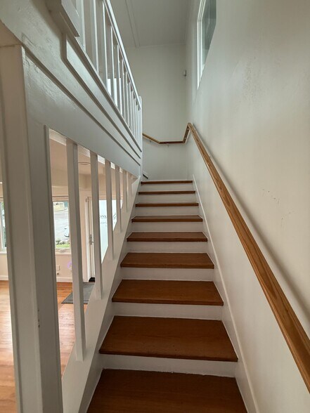 More Photos Of 7880 Exchange Pl, La Jolla Freestanding For Lease