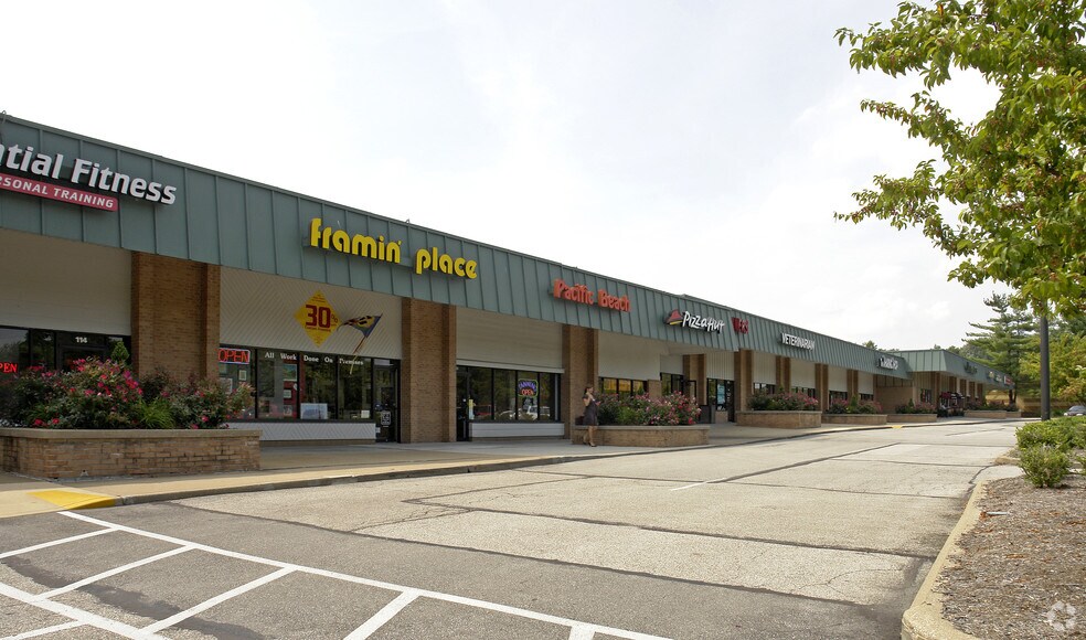 More Photos Of 100-176 Four Seasons Shopping Ctr, Chesterfield General Retail For Lease