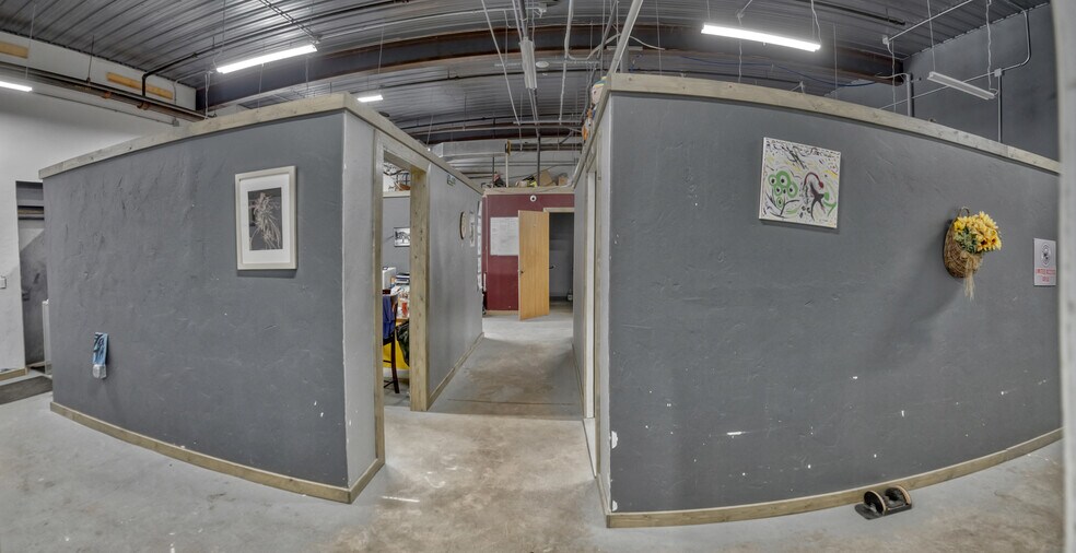 More Photos Of 106 E Smith St, Iron Mountain Distribution For Sale