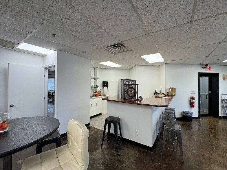 More Photos Of 105-111 N Harrison Ave, Oklahoma City General Retail For Lease