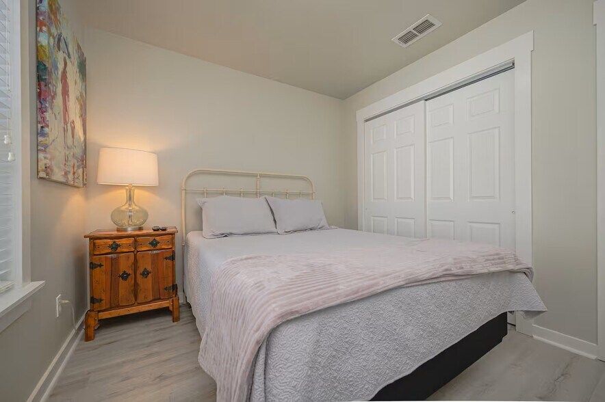 More Photos Of 5481 Highway 35 N, Rockport Specialty For Sale