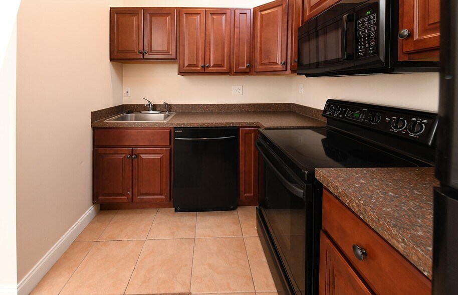 More Photos Of 2029-2031 Saint Paul St, Baltimore Apartments For Sale