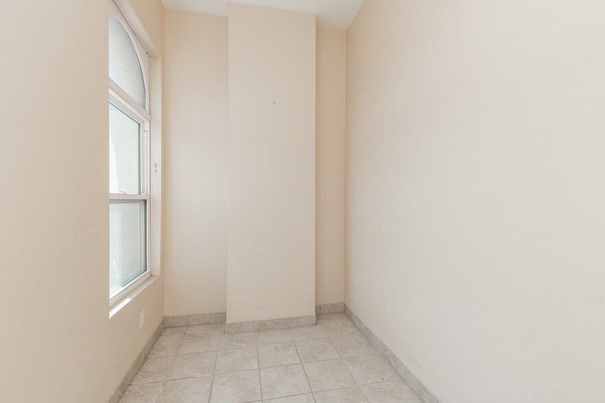 More Photos Of 122 5 St S, Lethbridge Apartments For Sale