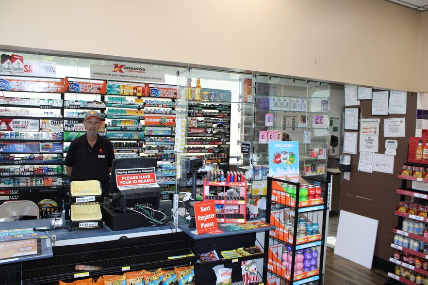 More Photos Of 7102 Cottage Hill Rd, Mobile Convenience Store For Sale