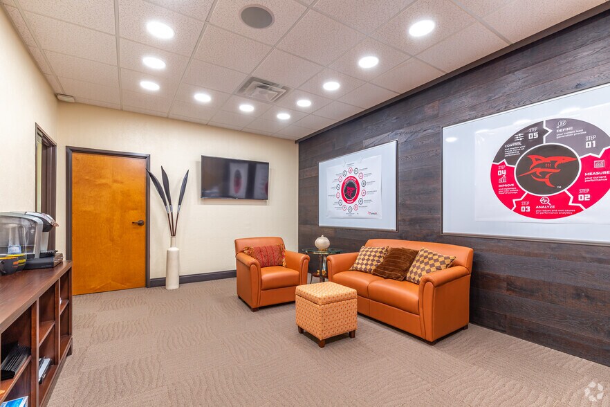 More Photos Of 2012 E Randol Mill Rd, Arlington Office For Lease