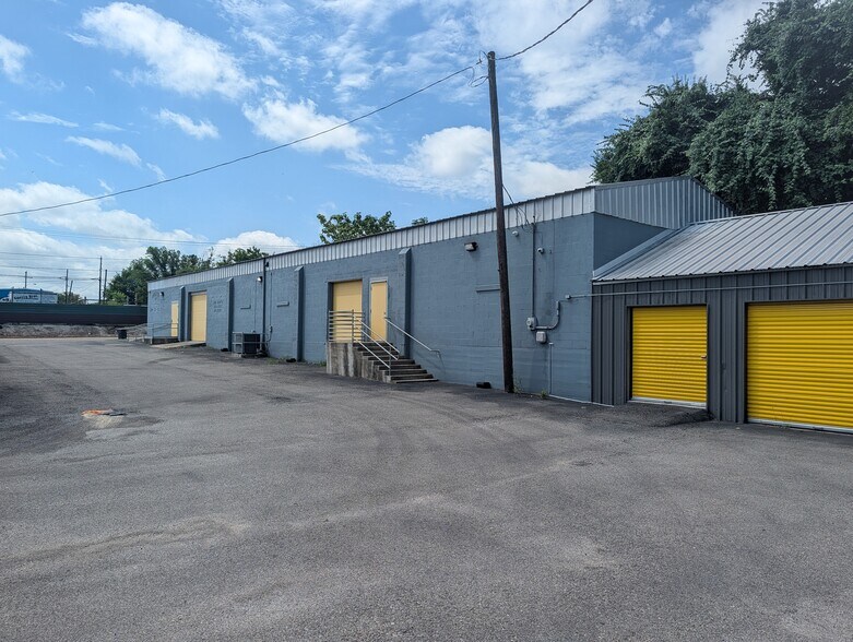 More Photos Of 1811 Webster Ave, Waco Specialty For Sale