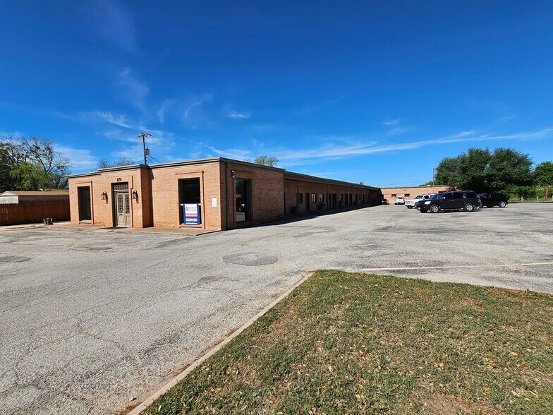 More Photos Of 270 S Leggett Dr, Abilene Office For Sale