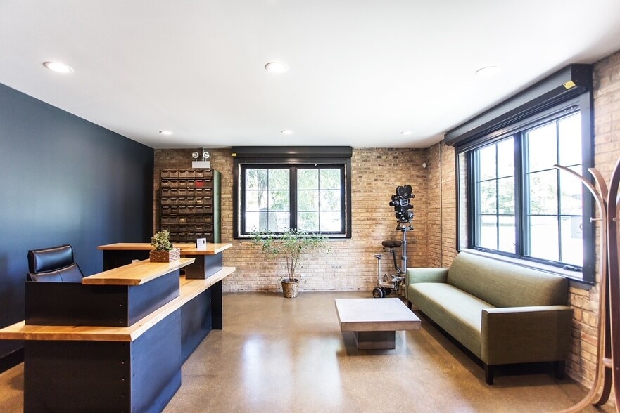 More Photos Of 548 N Sacramento Blvd, Chicago Industrial For Sale