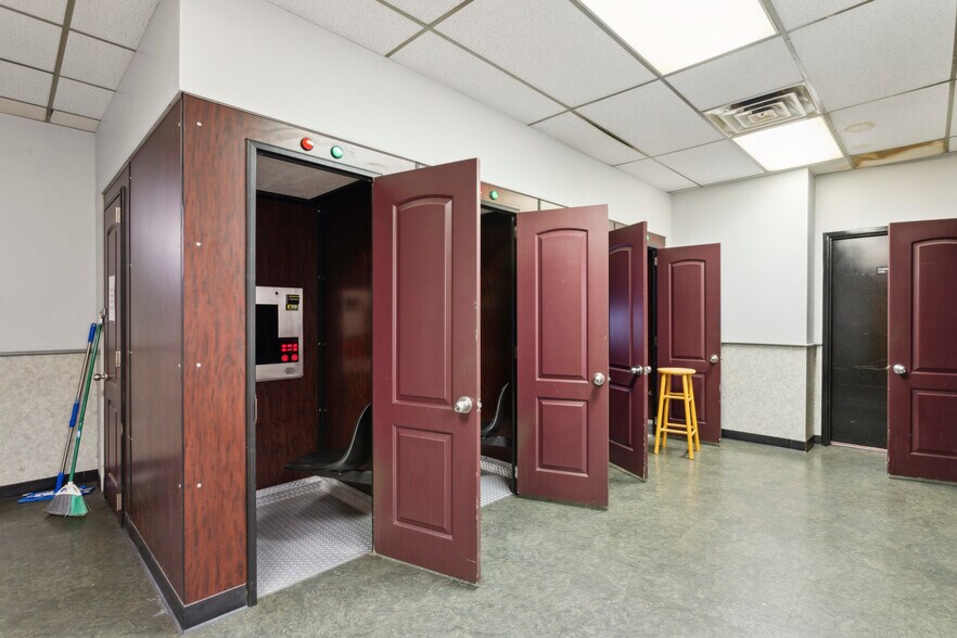 More Photos Of 1900 S Christopher Columbus Blvd, Philadelphia Freestanding For Sale